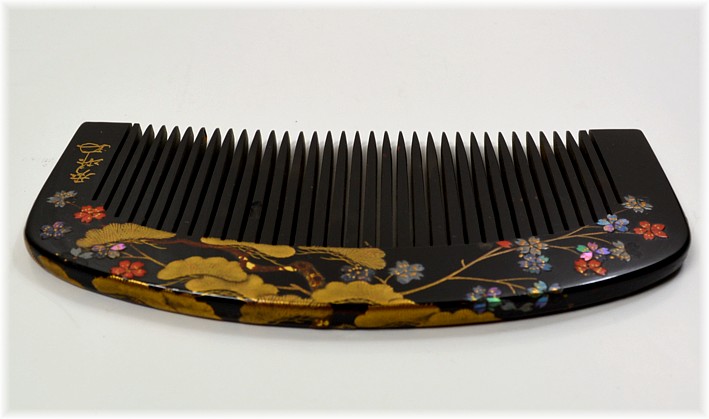 Japanese traditional tortoiseshell comb with mother-of-pearl inlay, 1920's