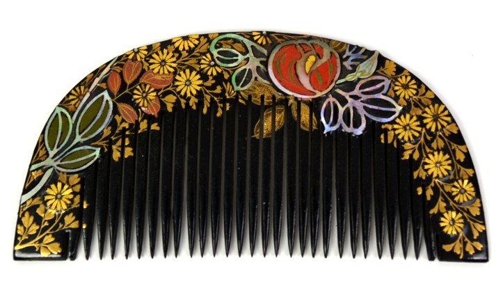 Japanese wooden comb with golden flowers and persimmon motif
