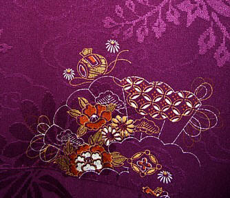 japanese antique silk kimono: design of the kimono's silk
