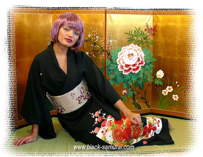 japanese traditional black silk kimono TOMESODE