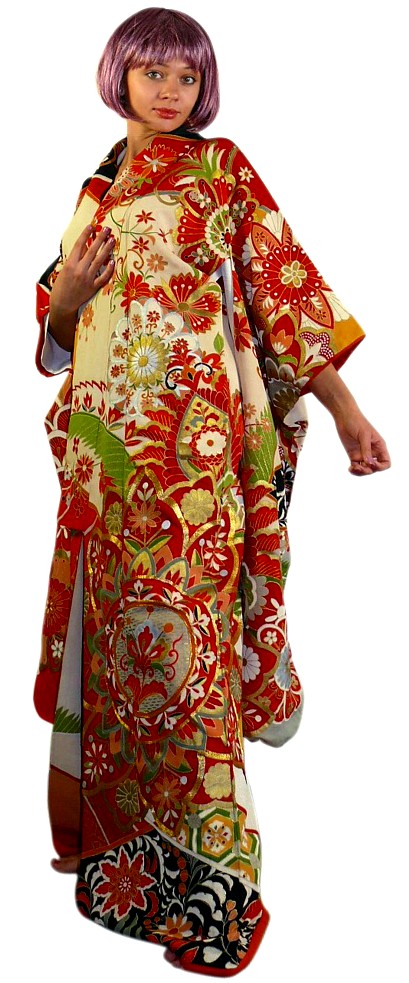 Japanese antique hand painted and gilded kimono of Taisho era
