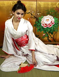 japanese white silk wedding kimono gown