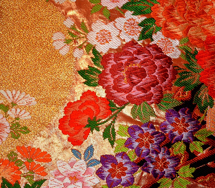 japanese kimono gown uchikake: detail of fabric 